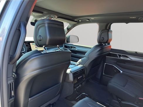 New 2026 Jeep Grand Wagoneer Limited image 18