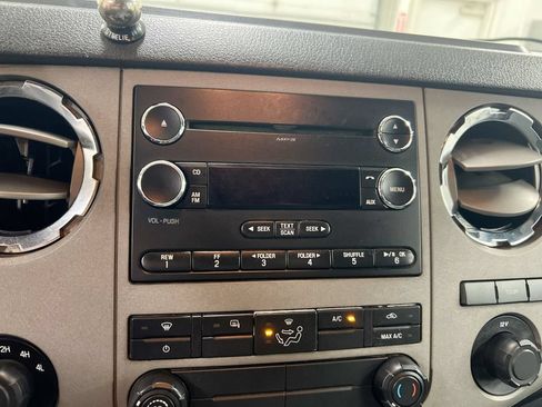 Used 2014 Ford F450 XLT w/ XLT Interior Package AWD/4WD image 9
