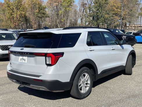 New 2026 Ford Explorer Active w/ Active Comfort Package RWD image 3
