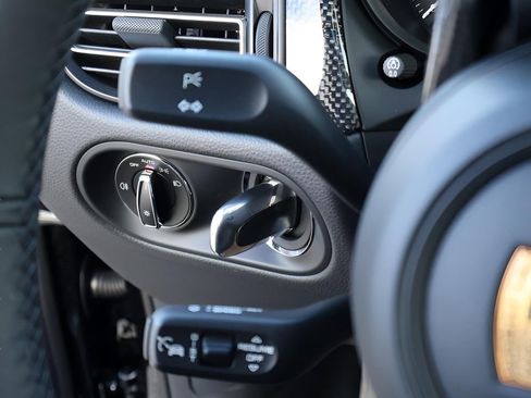 New 2026 Porsche Macan S image 31