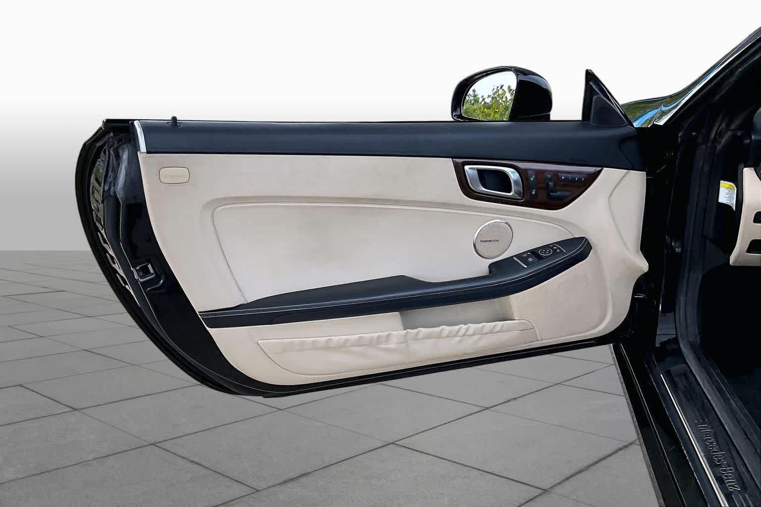 Used 2012 Mercedes-Benz SLK 350 image 19
