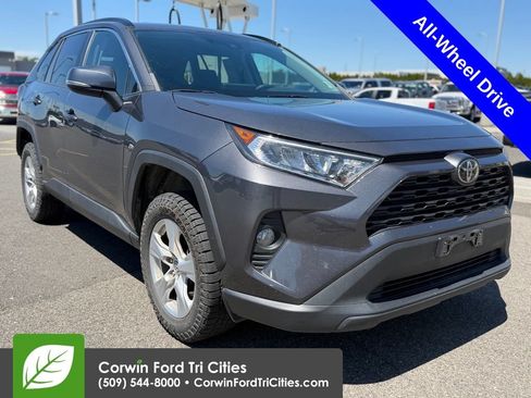 Used 2020 Toyota RAV4 XLE w/ XLE Grade Weather Package AWD/4WD image 1