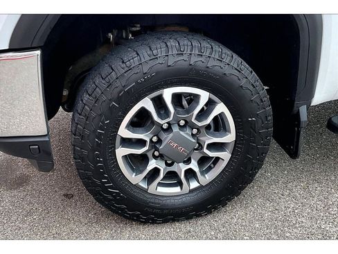 Used 2023 GMC Sierra 2500 SLE w/ SLE Value Package; image 9