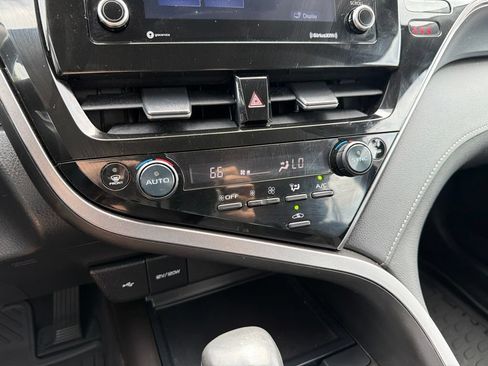 Used 2024 Toyota Camry SE FWD image 12