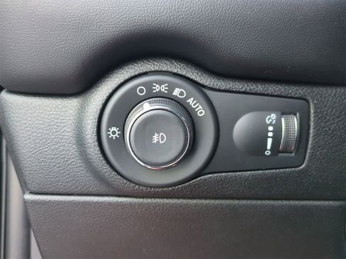 Used 2022 Dodge Durango GT image 27