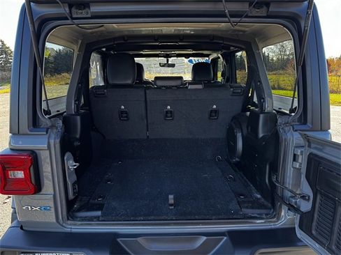 Used 2021 Jeep Wrangler Unlimited Sahara image 18
