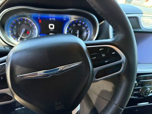 Used 2023 Chrysler 300 Touring L RWD image 17