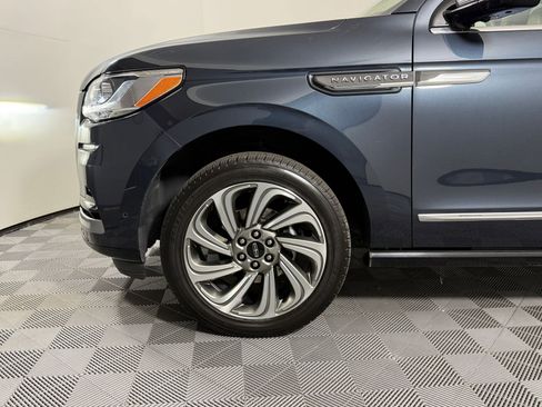 Used 2022 Lincoln Navigator Reserve image 13
