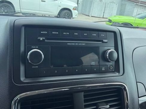 Used 2014 Dodge Grand Caravan SXT FWD image 20