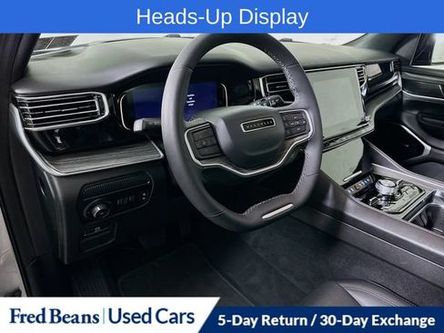 Used 2023 Jeep Wagoneer L Series III w/ Premium Group I AWD/4WD image 13