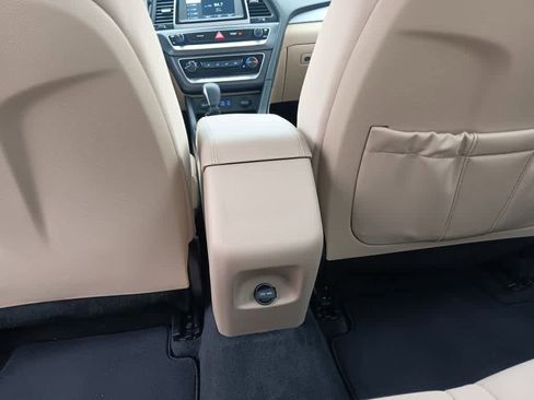 Used 2018 Hyundai Sonata SE w/ Cargo Package image 13