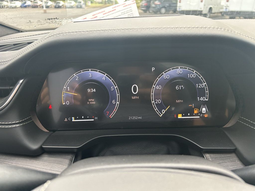 Used 2023 Jeep Grand Cherokee L Overland AWD/4WD image 10