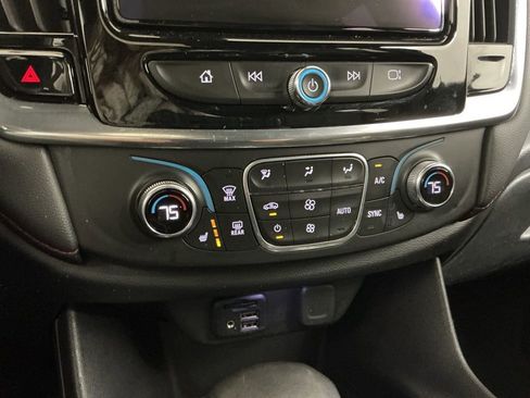 Used 2022 Chevrolet Traverse RS image 14