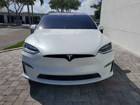 Used 2022 Tesla Model X Plaid image 2