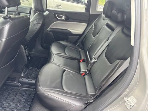 Used 2022 Jeep Compass Limited AWD/4WD image 9