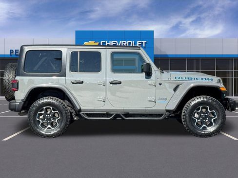 Used 2022 Jeep Wrangler Unlimited Rubicon 4xe w/ Steel Bumper Group AWD/4WD image 3