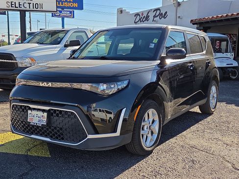 Used 2023 Kia Soul LX w/ Option Group 015 image 2