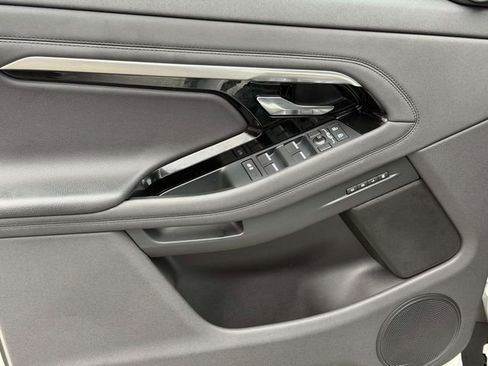 Used 2023 Land Rover Range Rover Evoque R-Dynamic SE image 13