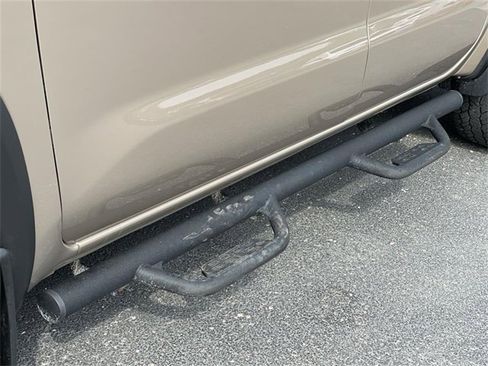 Used 2022 Nissan Frontier PRO-4X image 34