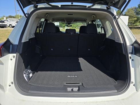 New 2026 Nissan Rogue S image 9