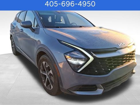 Used 2023 Kia Sportage EX image 2