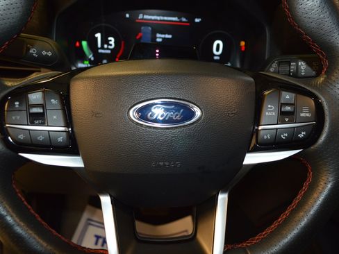 Used 2025 Ford Explorer ST-Line AWD/4WD image 19