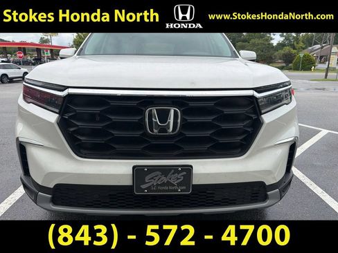 Used 2025 Honda Pilot EX-L image 2