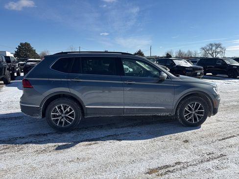 Used 2020 Volkswagen Tiguan SE w/ Panoramic Sunroof Package image 5