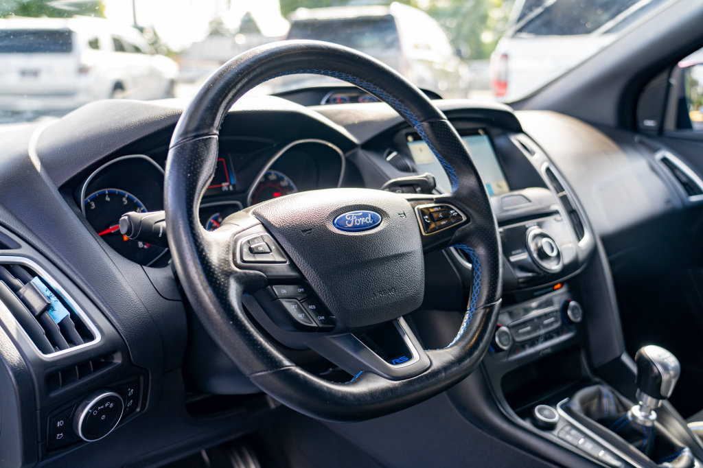 Used 2017 Ford Focus RS AWD/4WD image 13