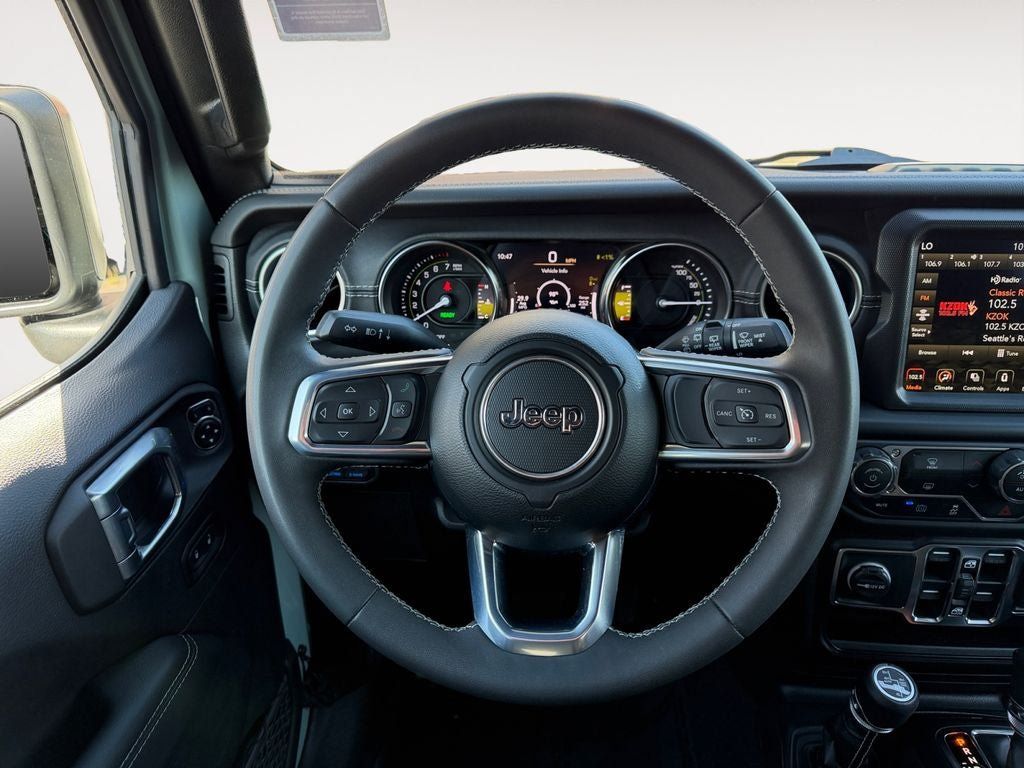 Used 2023 Jeep Wrangler Unlimited Sahara AWD/4WD image 13