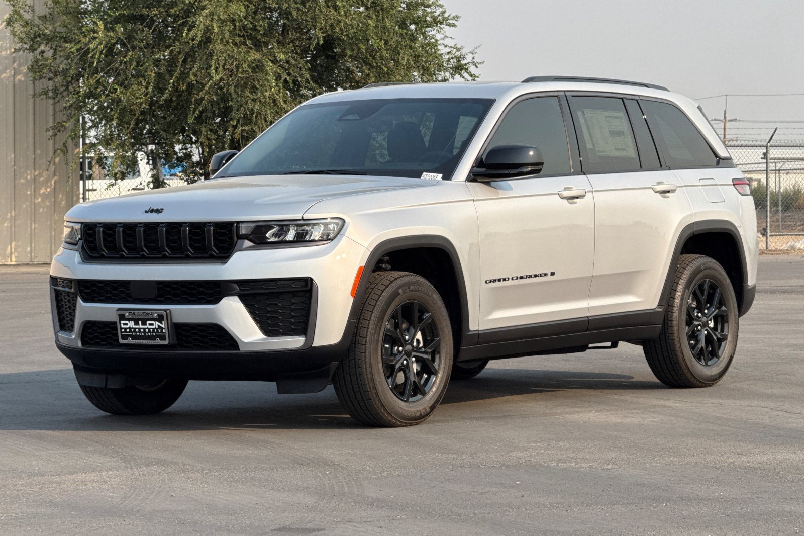 New 2026 Jeep Grand Cherokee Altitude AWD/4WD image 3