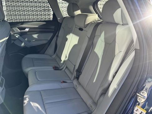 Certified 2025 Audi Q5 2.0T Premium Plus image 11