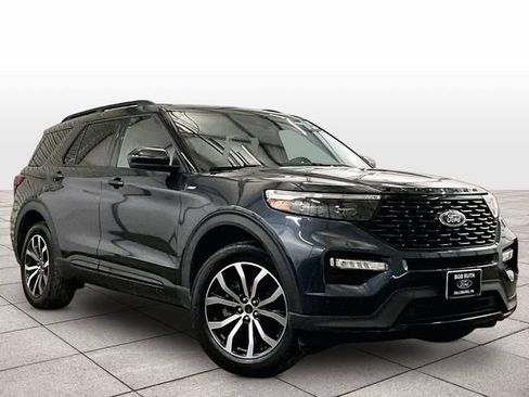 Certified 2022 Ford Explorer ST-Line AWD/4WD image 2