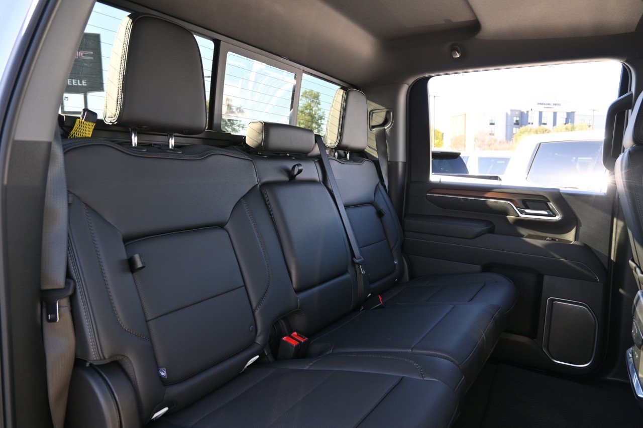 Used 2025 GMC Sierra 2500 Denali AWD/4WD image 23
