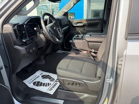 Used 2025 Chevrolet Silverado 1500 LT AWD/4WD image 5