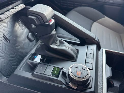 Used 2024 Toyota Tacoma TRD Off-Road image 23