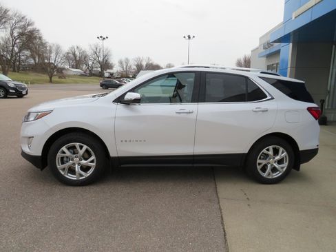 Used 2021 Chevrolet Equinox Premier image 1