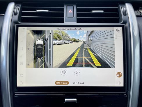 Certified 2025 Land Rover Discovery S AWD/4WD image 28