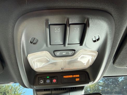 Used 2023 GMC Canyon AT4 w/ LPO, Sports Bar Package AWD/4WD image 33