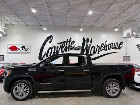 Used 2021 GMC Sierra 1500 Denali w/ Denali Ultimate Package AWD/4WD image 2