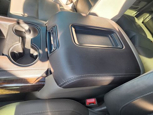 Used 2020 Chevrolet Tahoe LT image 38