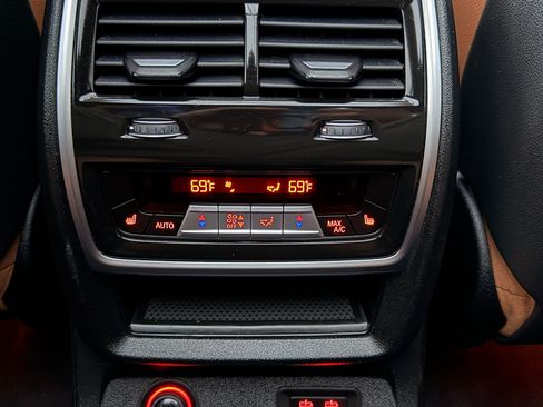 Used 2021 BMW X7 xDrive40i w/ M Sport Package image 36