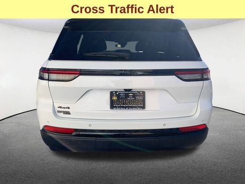 Used 2023 Jeep Grand Cherokee Altitude image 12