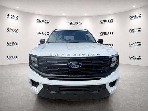 Used 2025 Ford Expedition Max Active RWD image 2