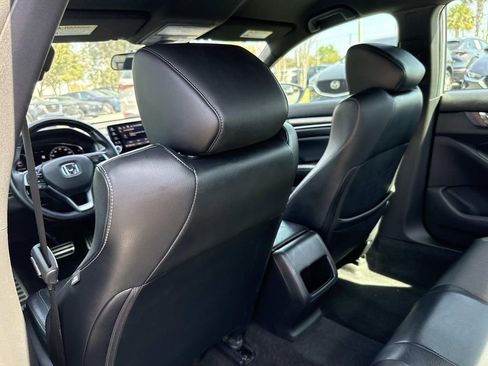 Used 2018 Honda Accord Sport image 14