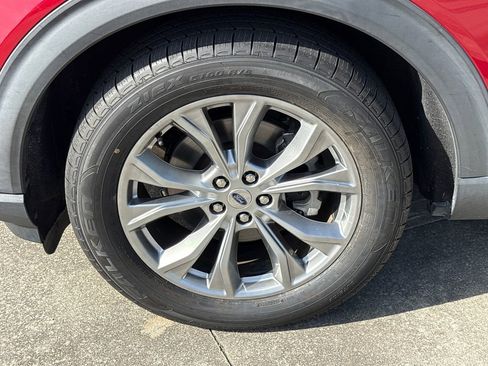 Used 2020 Ford Explorer XLT w/ Equipment Group 202A RWD image 12