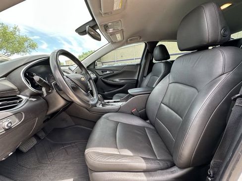 Used 2019 Chevrolet Malibu Premier FWD image 25