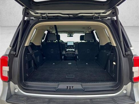 Used 2024 Ford Expedition XLT RWD image 6