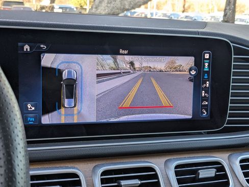 Used 2024 Mercedes-Benz GLS 450 4MATIC image 15