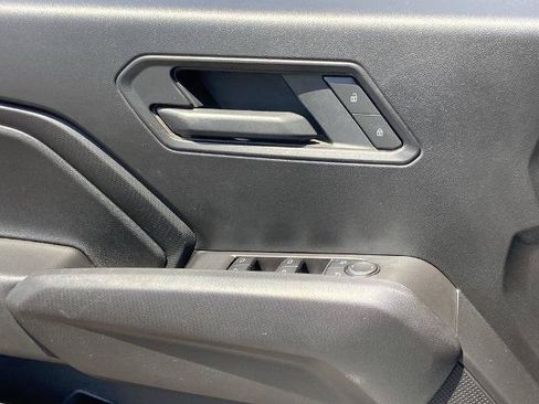 Used 2025 Chevrolet Colorado W/T RWD image 19